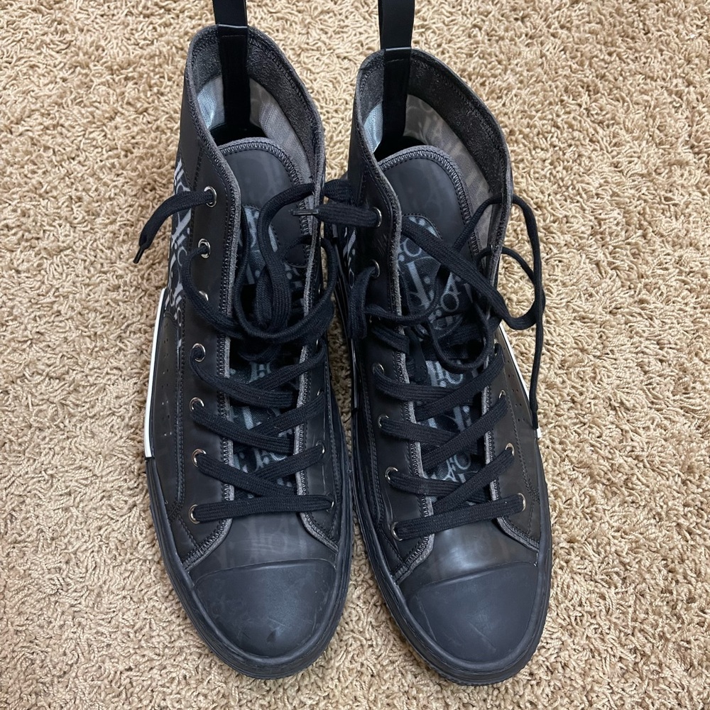 Men’s size “47 EU” or “14 US” Christian Dior “B23”